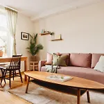 Unique Apartment-romantic Street-easy Check-in Bergen