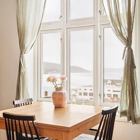Unique Apartment-romantic Street-easy Check-in *