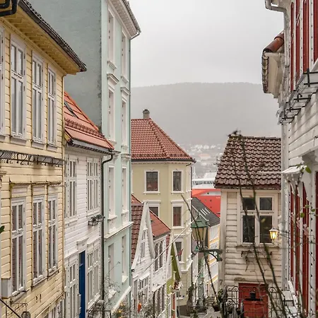 Апартаменты Unique Apartment-romantic Street-easy Check-in